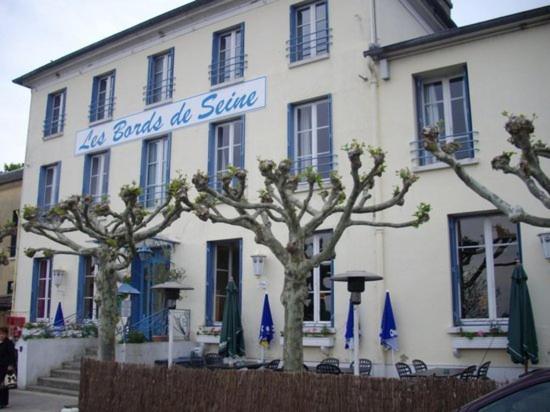 Logis Hotel & Restaurant - Les Bords De Seine La Roche-Guyon Exterior foto